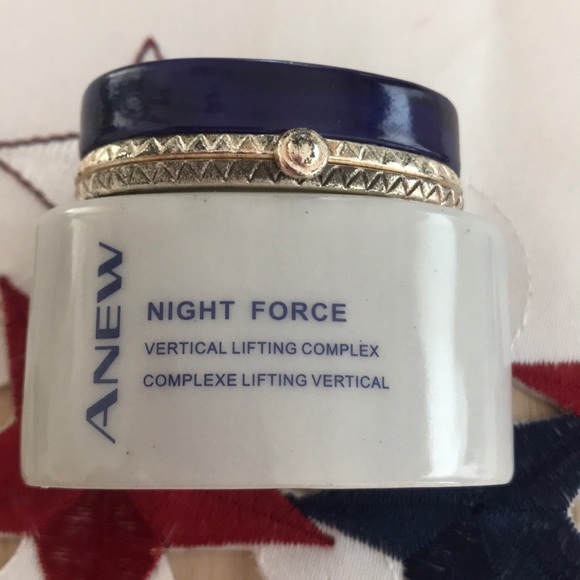 Avon hinged box of Anew cream REPRESENTATIVE Gift - Picture 5 of 7